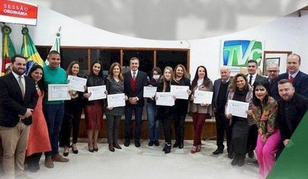 Psicólogas e Coordenador de Setoriais são homenageados na Câmara de Vereadores