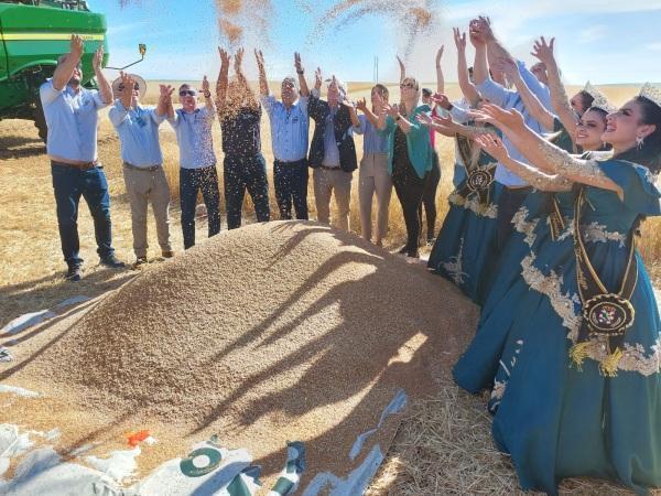 FENATRIGO: Abertura da Colheita do Trigo foi no sábado na Fazenda São Luiz
