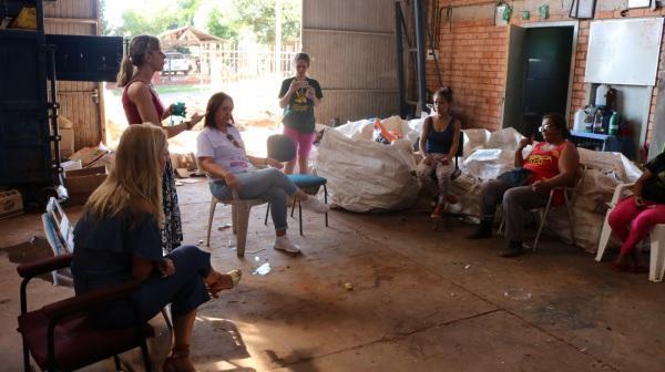 Centro de Referência Maria Mulher realiza atividade com mulheres da comunidade