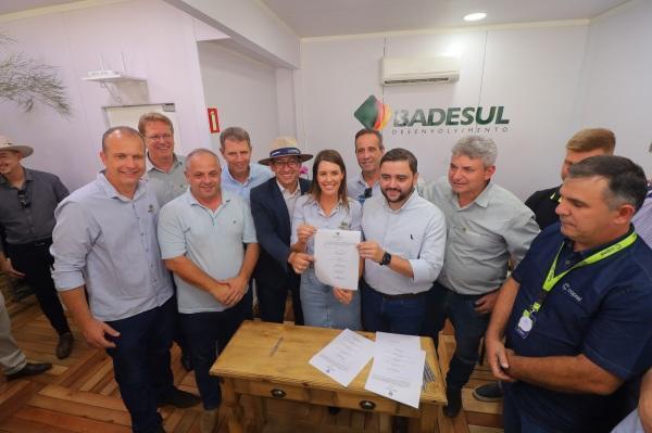  Assinado convênio para modernização da Avenida Santa Bárbara