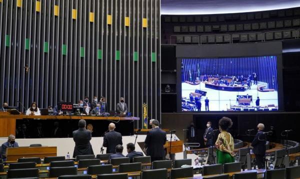 Câmara aprova admissibilidade da PEC Emergencial