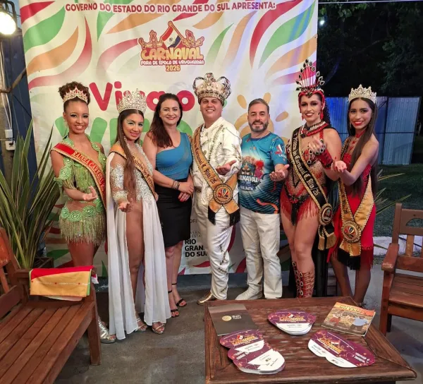 Cruz Alta prestigia o Carnaval de Uruguaiana