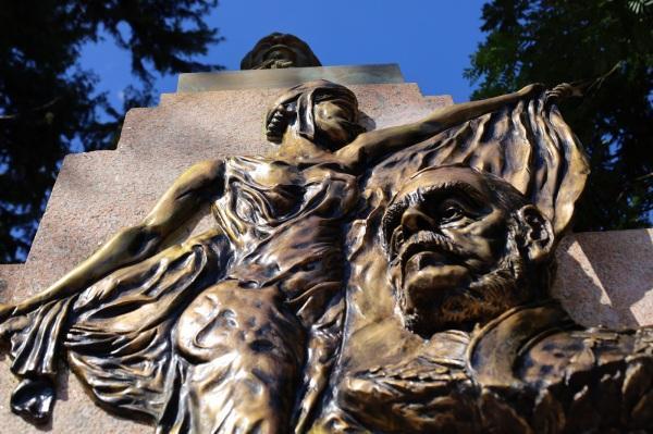 Monumento à Duque de Caxias é reinaugurado na segunda-feira 