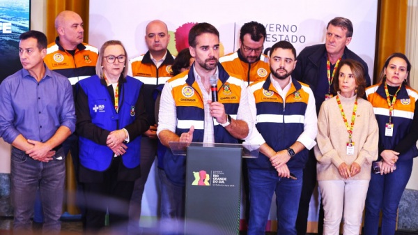 ENCHENTES CATASTRÓFICAS>  Governador anuncia medidas emergenciais