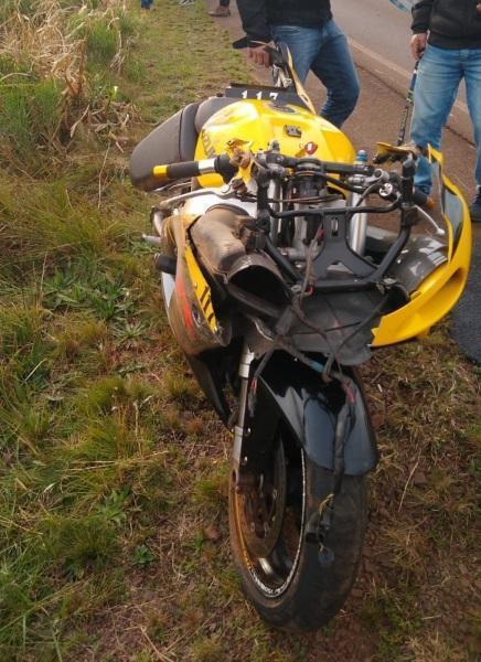 Acidente de trânsito envolvendo moto na tarde do domingo na estrada do Campus