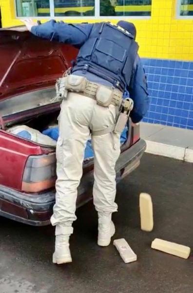 Polícia Rodoviária Federal traficante com 170kg de maconha em Ijuí