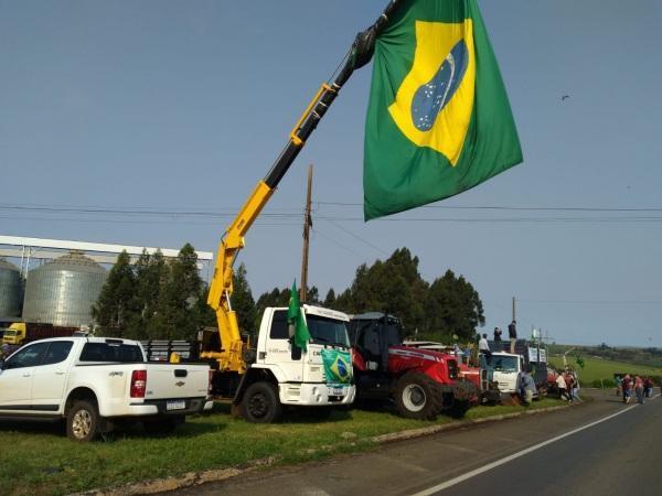 Chega ao fim a manifestação na BR 158 em Cruz Alta