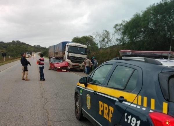 Carreta de Cruz Alta se envolve em acidente com morte na BR 293