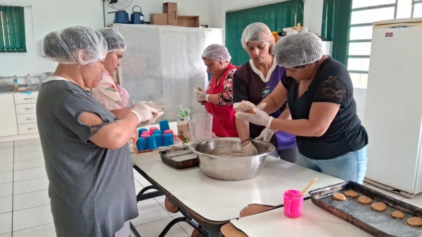 COZINHA PRODUTIVA> 12 Participantes realizaram atividades no CRAS Sol 