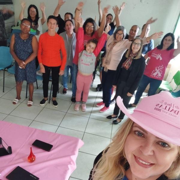 ESF Toríbio Verissimo realizou atividades do Outubro Rosa 