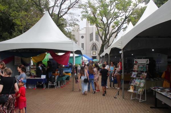 Sábado com atrações variadas para o público na Feira do Livro de Cruz Alta