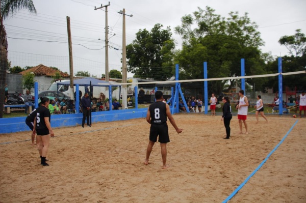 ACONTECEU> O 2° Torneio de Vôlei de Areia Julieli Mendes Marangon 