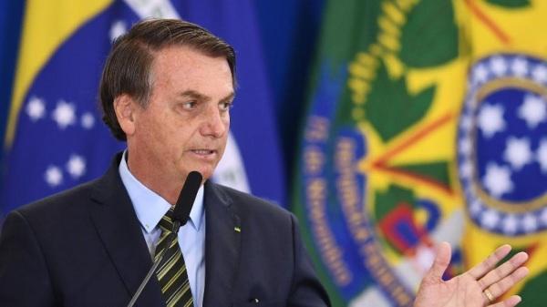 Bolsonaro diz para 