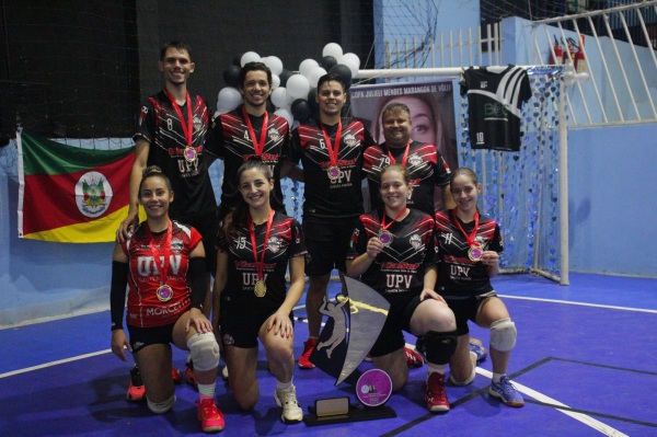 Cruz Alta sedia a 1ª Copa Julieli Mendes Marangon de Vôlei Misto