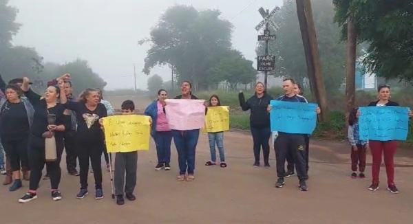 ESCOLA ESTADUAL ELIZA BRUM DE LIMA:  Dia de protestos e promessa do transporte