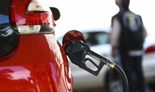 IPCA sobe 0,71% em março, puxado pela alta da gasolina