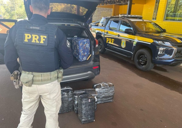 PRF prende casal de traficantes com 76 Kg de maconha e opioides em Ijuí