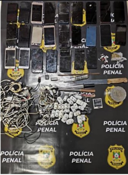 PRESÍDIO DE CRUZ ALTA> Revista Geral Resulta em Apreensão de Armas e Celulares