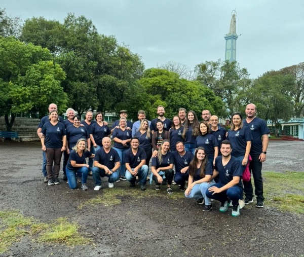 Casais organizadores da 73ª Romaria de Fátima realizam galeto com maionese 