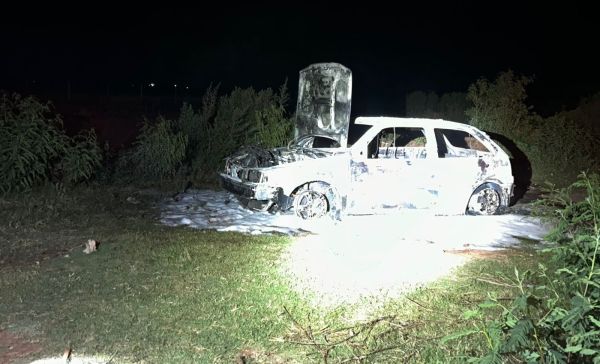 Incêndio destrói veículo na rodovia entre Cruz Alta e Benjamin Nott