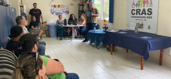 Cras Comunidade Mãe realiza palestra sobre crimes cibernéticos