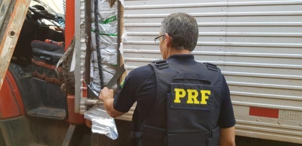 PRF apreende caminhão com mais de 700 quilos de agrotóxicos