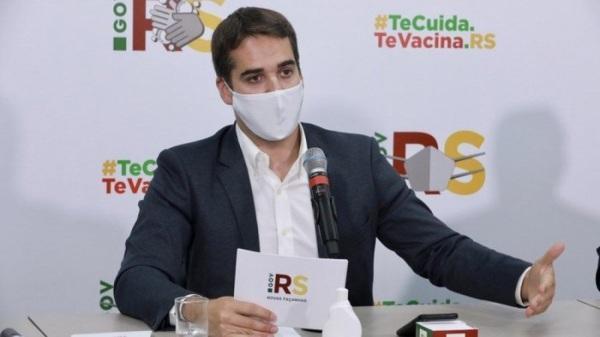 Governador Eduardo Leite testa positivo pela 2º vez para Covid-19