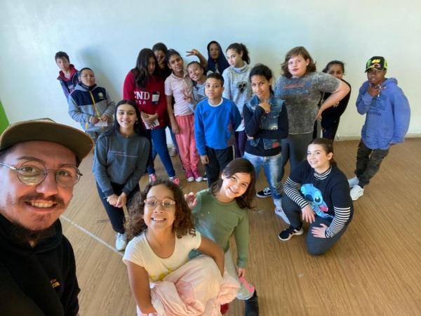 Cruz Alta oferece aulas gratuitas de teatro  para alunos da rede pública 