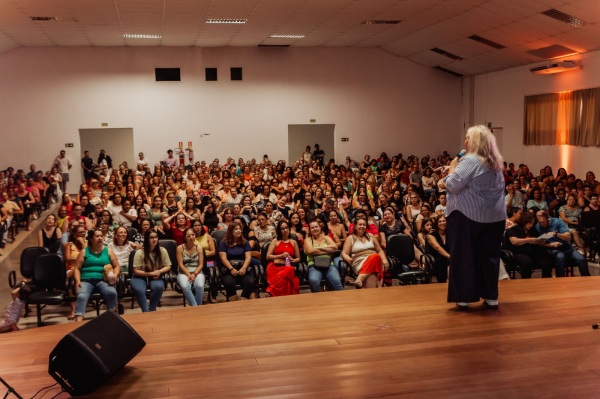 EDUCAÇÃO>Evento de abertura do ano letivo em Cruz Alta lota a Casa de Cultura