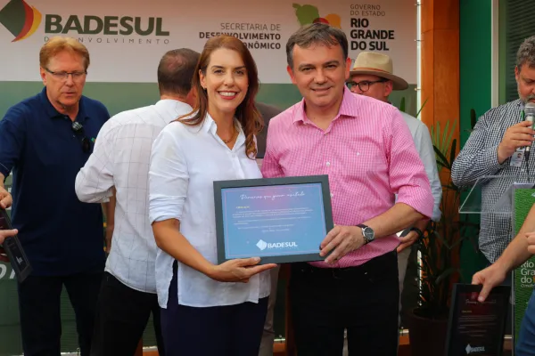 Cruz Alta é homenageada pelo Badesul durante a Expodireto Cotrijal 2026