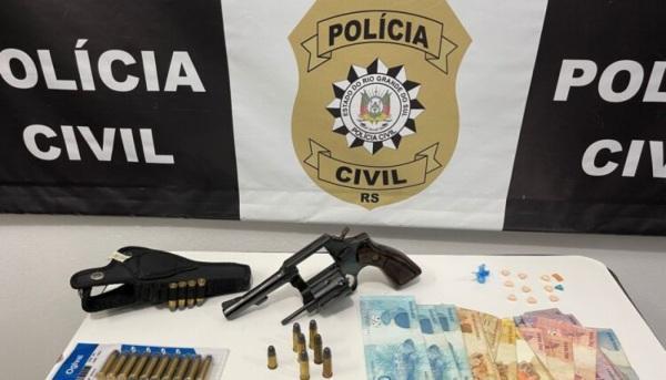 Homem é preso com drogas, arma e dinheiro em Ibirubá