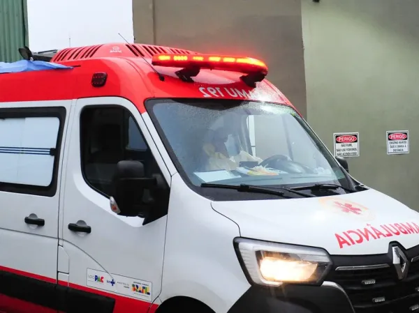 Paciente com malária e suspeita de ebola é transferido e isolado na capital