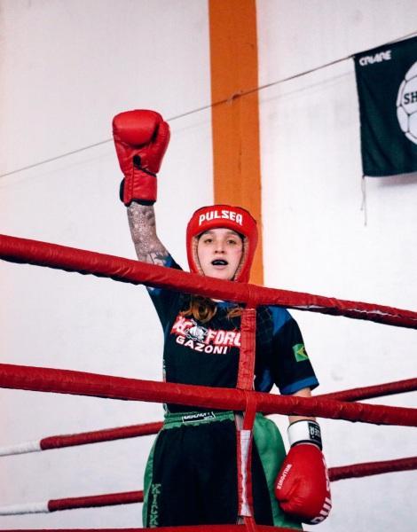 Larissa Dresch vence luta por nocaute técnico em Torneio de Kickboxing