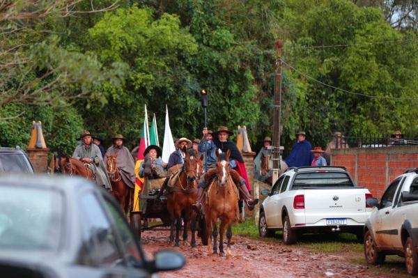 Chama crioula chega à Cruz Alta ; Semana Farroupilha começa quinta