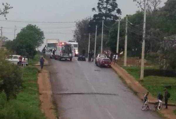 Acidente envolvendo motocicleta e caminhão no acesso a Abegay