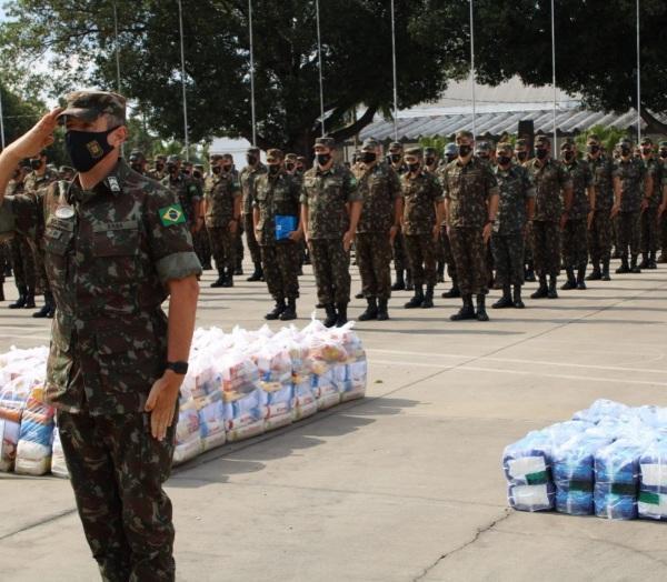 EASA realiza ação social e distribui mais de 10 toneladas de alimentos