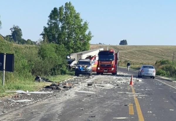 Acidente na BR 158 envolve dois caminhões nesta manhã de sexta-feira