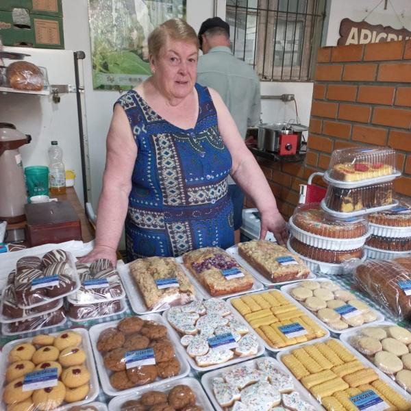 Feira do Centro Público de Economia Solidária é fonte de renda para produtores