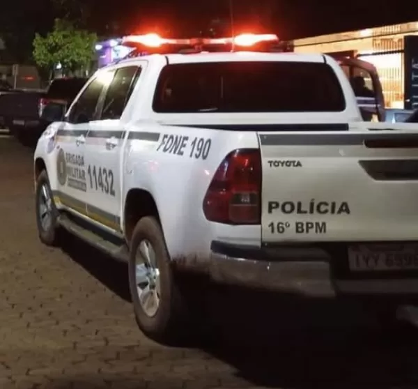 Criminosos rendem família em Quinze de Novembro e fogem com veículo