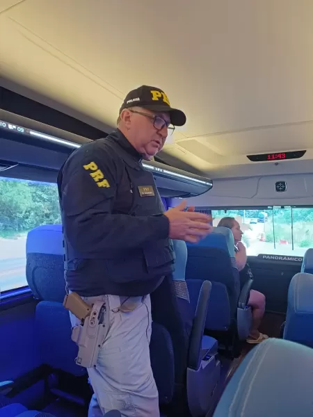 PRF realiza fiscalização especial de carnaval em Ijuí