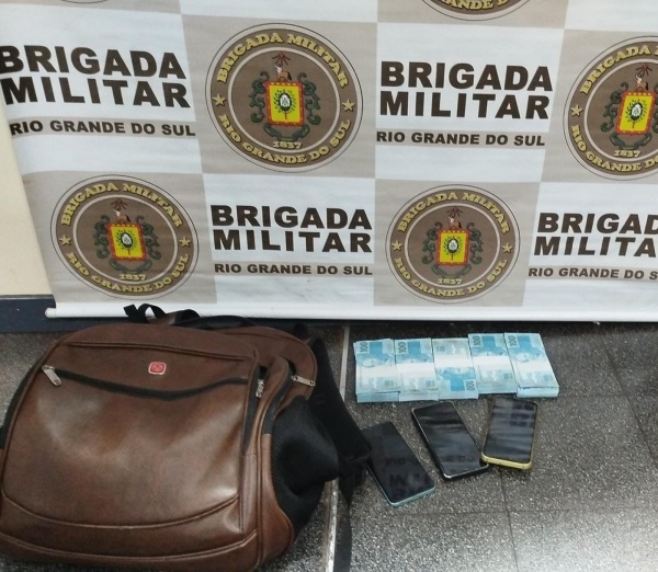 PRE apreende R$ 49 mil em notas falsas na ERS-342 em Cruz Alta