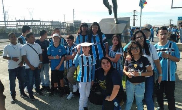 Crianças atendidas pela SMDS tiveram oportunidade de conhecer Arena do Grêmio