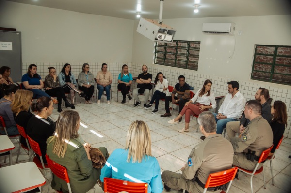 AGRESSÃO A DIRETORA DE ESCOLA>Reunião com a Prefeita Paula define novas ações 