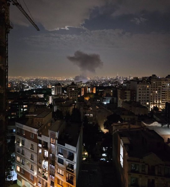 U.R.G.E.N.T.E.!_ ISRAEL ATACA ALVOS NO IRÃ, QUE PROMETE RETALIAÇÃO