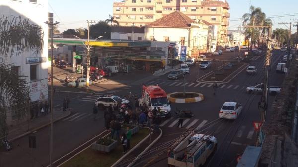 Acidente de trânsito no centro de Cruz Alta com danos materiais nesta quarta