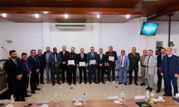 Câmara entrega Títulos de Cidadão Cruz-Altense 2025 em Sessão Solene