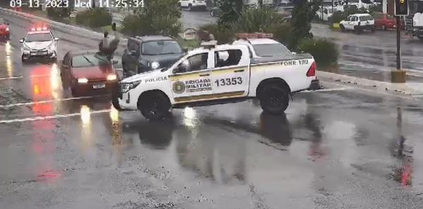 Criminoso atropela Brigadiano após furar barreira em Caxias do Sul, na serra