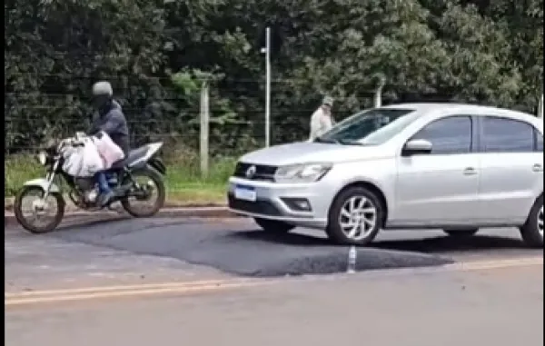 TRÂNSITO> Novas lombadas são instaladas na Padre Francisco Pacheco