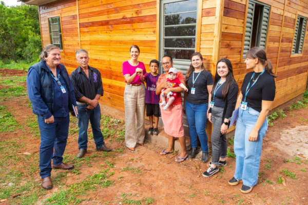 Mais uma família realiza o sonho da casa própria no bairro Santa Terezinha II