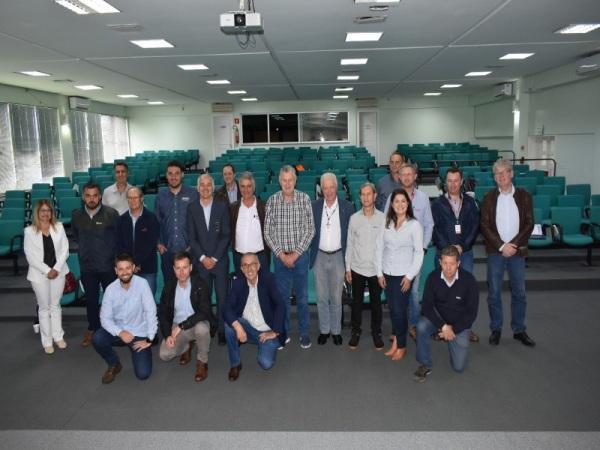 CCGL sedia encontro sobre energias renováveis com mediação do Senador Heinze